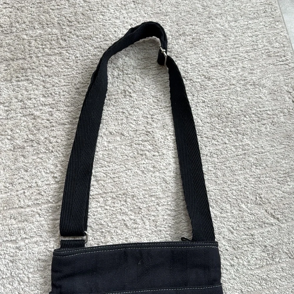 *Gently Used* Thirty-One Rich Black Canvas Adjustable Crossbody Shoulder Purse